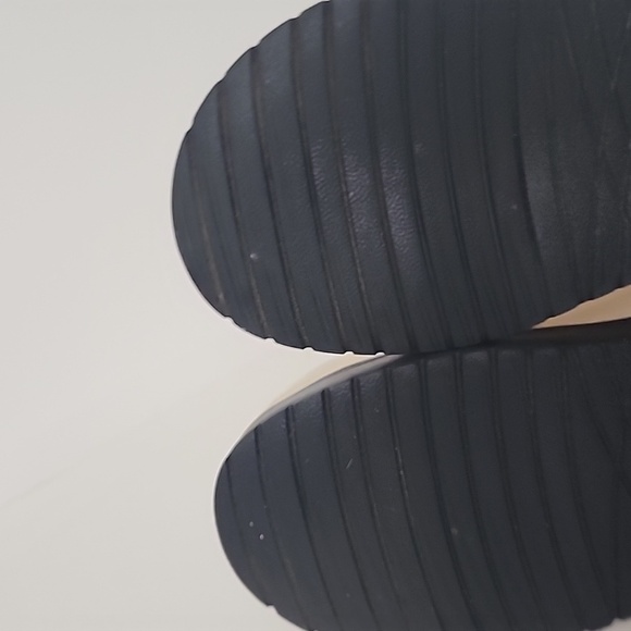 Time and Tru Women’s Winter Boots with Faux Sherpa Lining 6 Tan - Picture 11 of 11